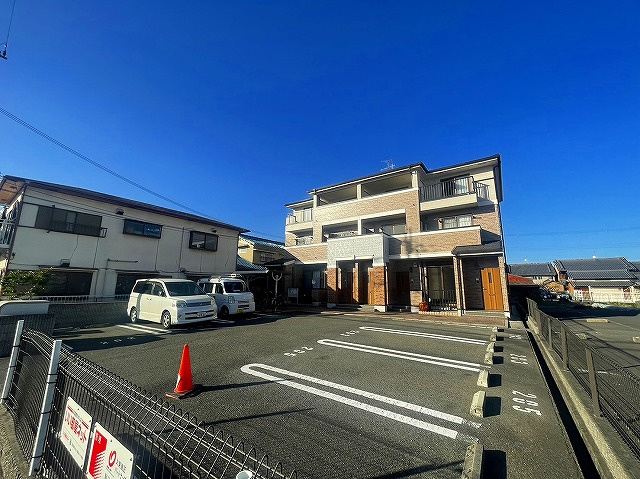 フィオーレの駐車場|駐車場があるので、車を買う予定の方も安心です