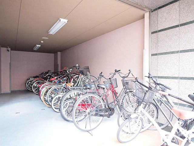 リアンジェ難波の駐車場