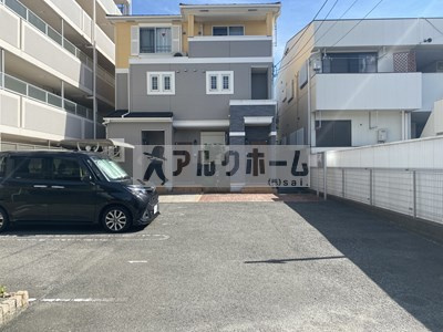 コモドカーサ山城の駐車場
