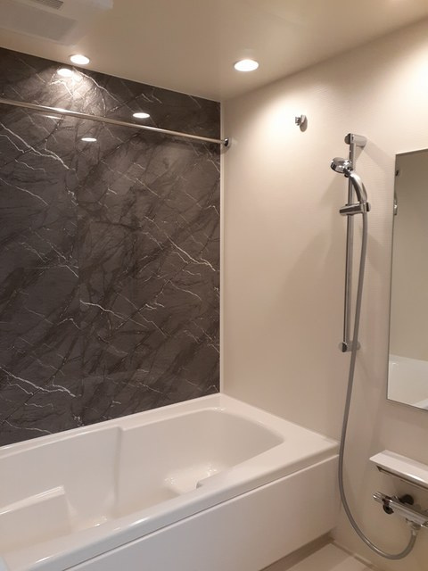 ブローテBの浴室