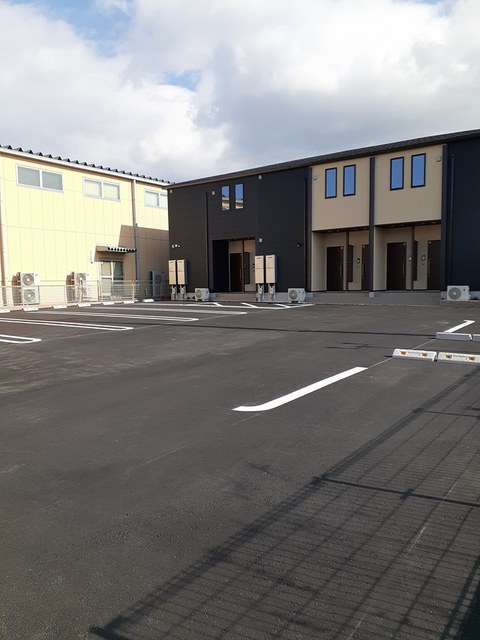 ブローテBの駐車場