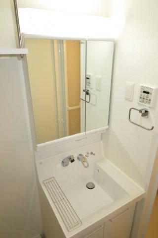 RaysProduct西住之江adamUの洗面所|ゆったりとスペースのある洗面所