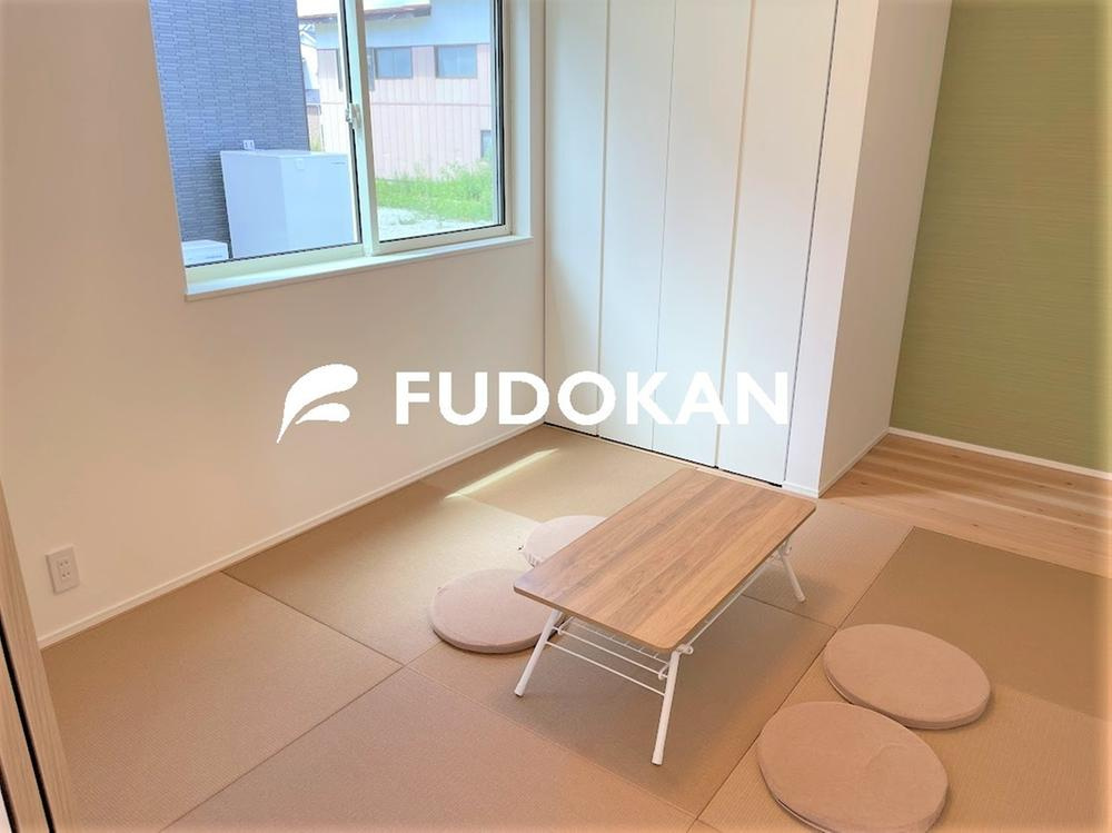 東根市中央建売住宅の和室|客間としてもお子様のプレイルームとしてもご活用頂けます。