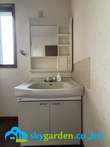 小田原市酒匂４丁目　中古戸建の独立洗面台