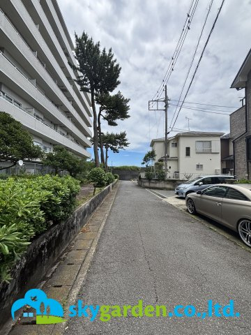 小田原市酒匂４丁目　中古戸建の前面道路含む現地写真