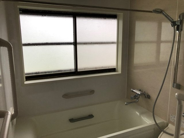 むらさきアパートの浴室