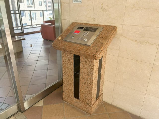 ロイヤル神戸北野通りのエントランス