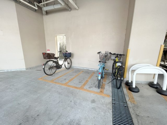 ロイヤル神戸北野通りの駐輪場