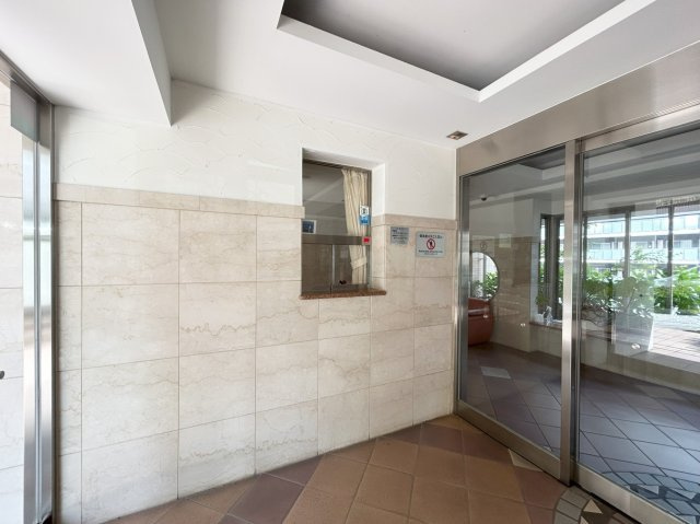 ロイヤル神戸北野通りのエントランス