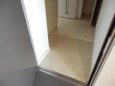 HF四条河原町レジデンスの玄関