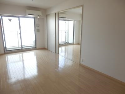 HF四条河原町レジデンスの居間・リビング