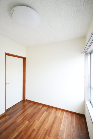 イータウン矢三Ⅰの居間・リビング