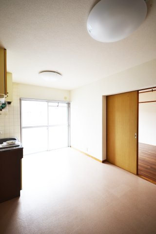 イータウン矢三Ⅰの居間・リビング