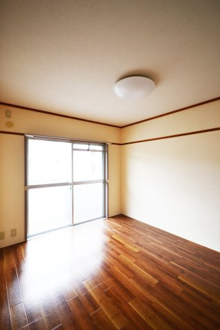 イータウン矢三Ⅰの居間・リビング