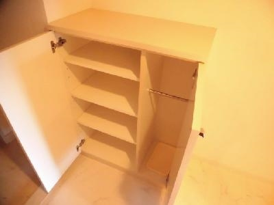 HF四条河原町レジデンスの収納|シューズＢＯＸ