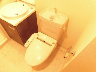 HF四条河原町レジデンスのトイレ|温水洗浄便座