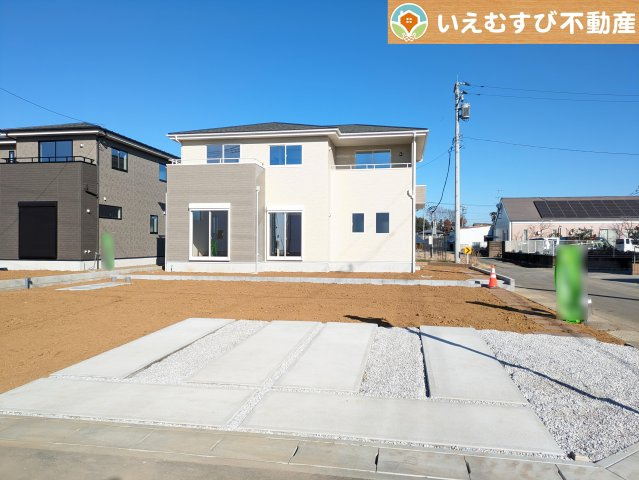 羽生市藤井上組2期の駐車場|車好きのパパも嬉しい車庫付邸宅

