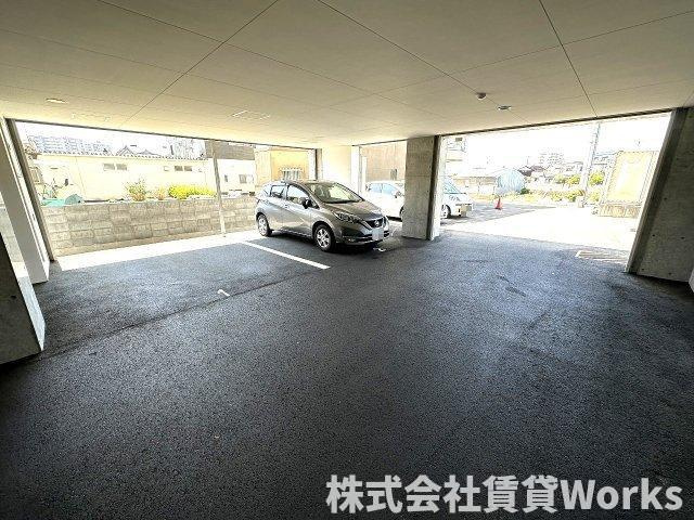 SUNNY SIDE COURTの駐車場|駐車場に車を止められます