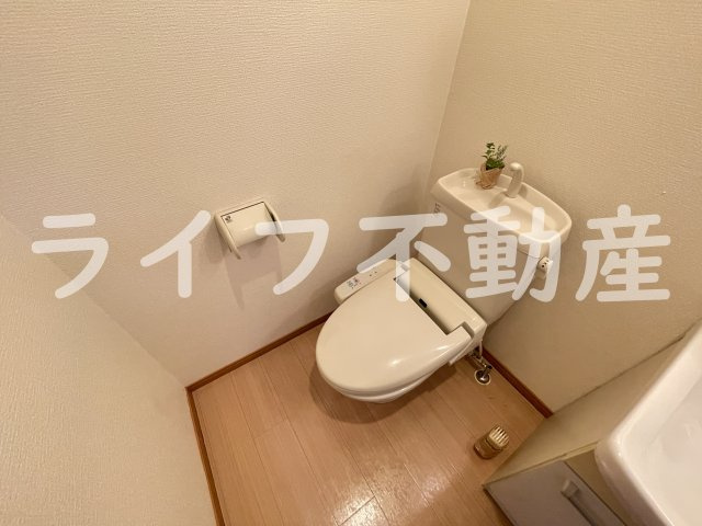 アドバンス俊徳のトイレ|落ち着いた色調のトイレです