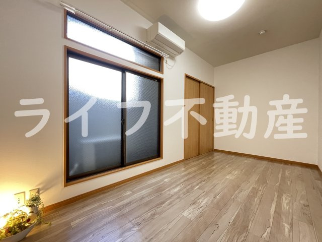 アドバンス俊徳の洋室|明るい洋室です