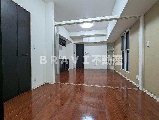 グランプラス谷町 BRAVI不動産の居間・リビング