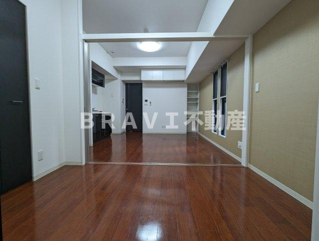 グランプラス谷町 BRAVI不動産の居間・リビング