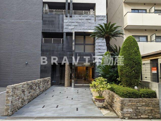 グランプラス谷町 BRAVI不動産のエントランス