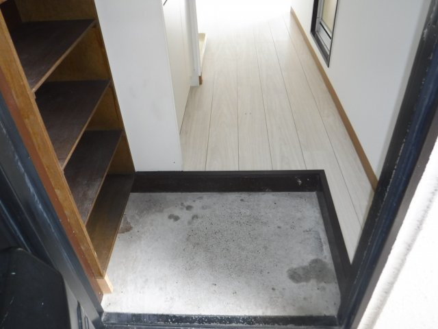 ロム・ラ・ファムの玄関|他のお部屋の参考写真です。