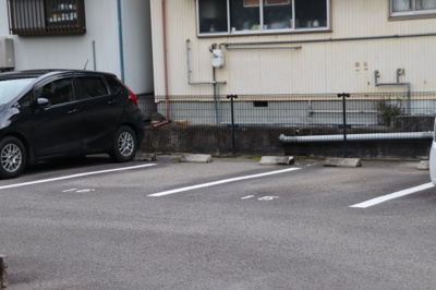 【駐車場】 | IVY COURT A棟 | 駐車場があるので、車を買う予定の方も安心です