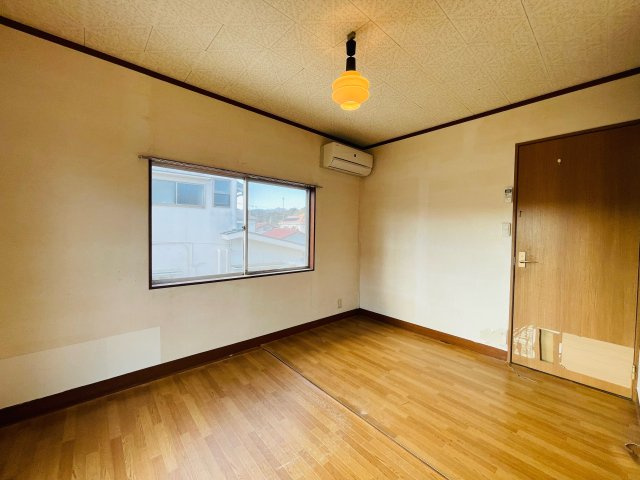 あきる野市伊奈　中古戸建の洋室|２階の6帖洋室です。