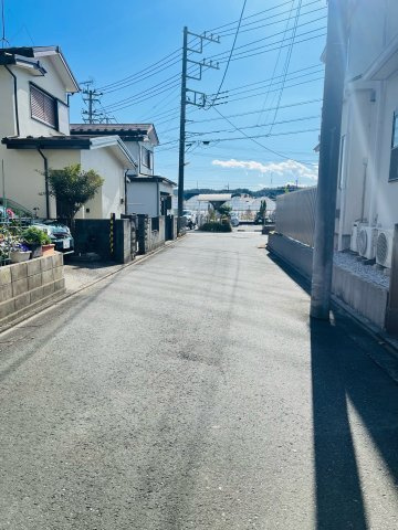 あきる野市伊奈　中古戸建の前面道路含む現地写真|現地から見た前面道路