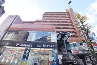 【外観】 | 私たち不動産業スタッフは、よく「いい面構えの建物です」「雰囲気ありますねえ」という言葉を使いますが、当マンションもまさにそのような姿で佇んでいます。～即日のご見学可能～　お問合せはお気軽にどうぞ。