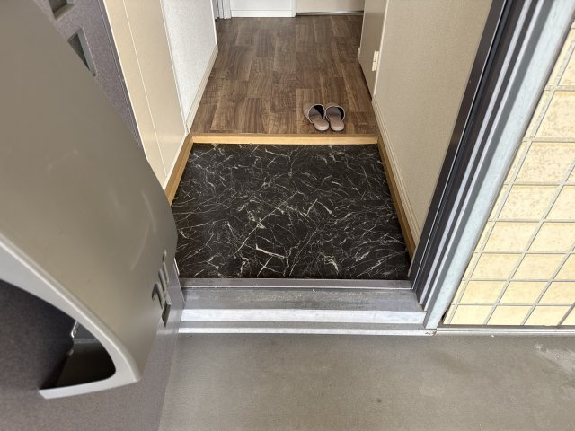 ソレイユほりどめの玄関