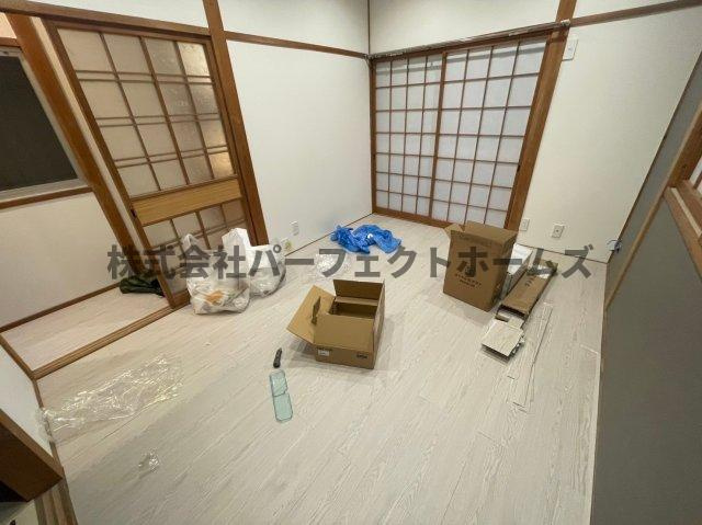 香里西之町戸建 賃貸の洋室