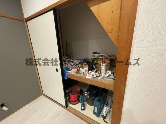 香里西之町戸建 賃貸の玄関