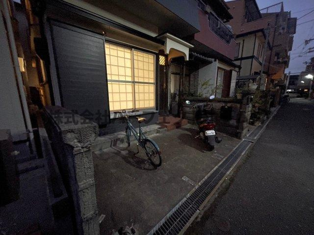 香里西之町戸建 賃貸の駐車場