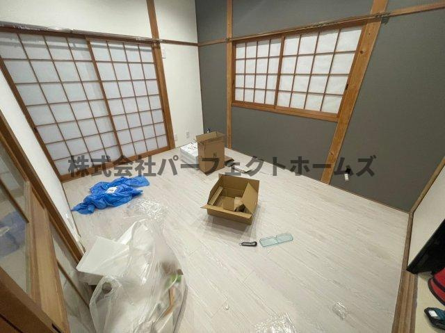 香里西之町戸建 賃貸の洋室