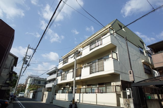 セントラルハイツ本山の外観