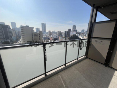 【バルコニー】 | シエリアタワー大阪福島 | ※写真は同マンションの別タイプのものです。ご参考にどうぞ。