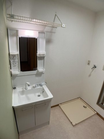 ランドベアー21の洗面所|ゆったりとスペースのある洗面所