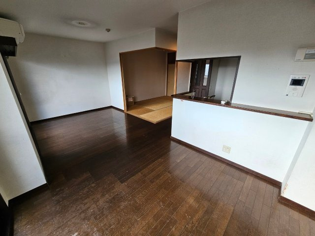 ライオンズガーデン魚崎壱番館の居間・リビング