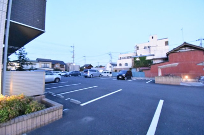 【駐車場】 | ブラスガーデン