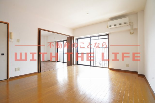 ペルソナ西町【キャッシュバック対象物件】の居間・リビング|使いやすい居間です