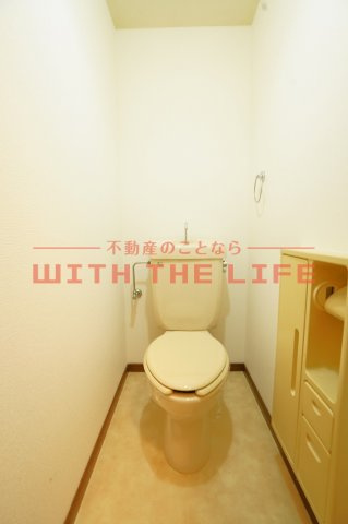 ペルソナ西町【キャッシュバック対象物件】のトイレ|落ち着いた色調のトイレです