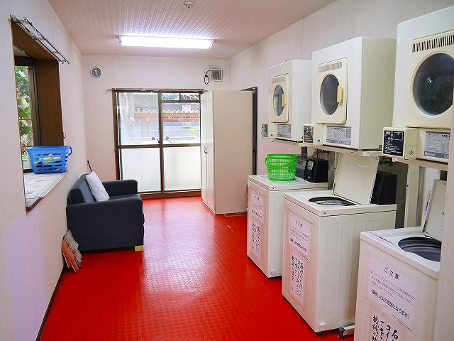 万葉Ⅱ（マンション万葉Ⅱ）の設備|コインランドリー