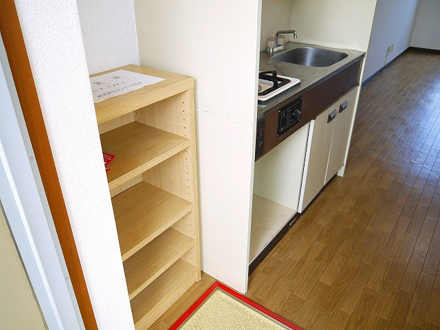 万葉Ⅱ（マンション万葉Ⅱ）の玄関|明るい玄関です