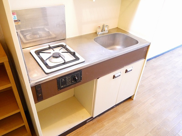 万葉Ⅱ（マンション万葉Ⅱ）のキッチン|キッチンです