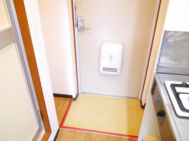 万葉Ⅱ（マンション万葉Ⅱ）の玄関|収納もある玄関です