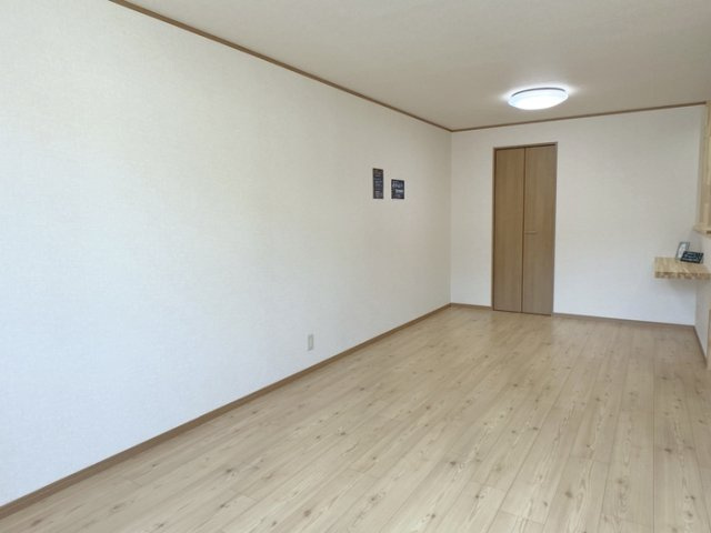 ハイツウィンディの洋室