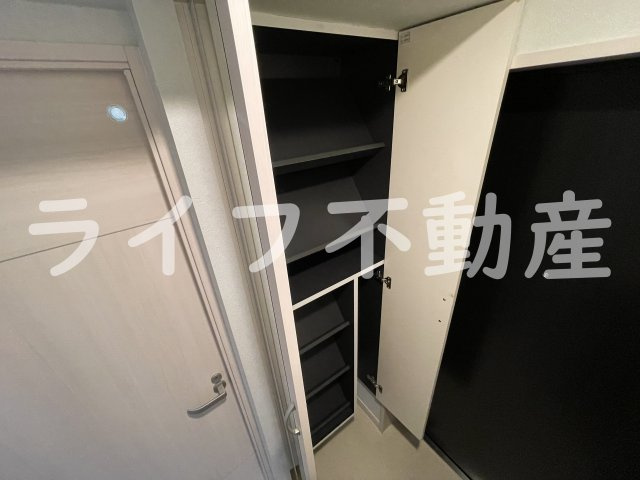 プレミアム菱屋西の収納|シューズボックス付きです